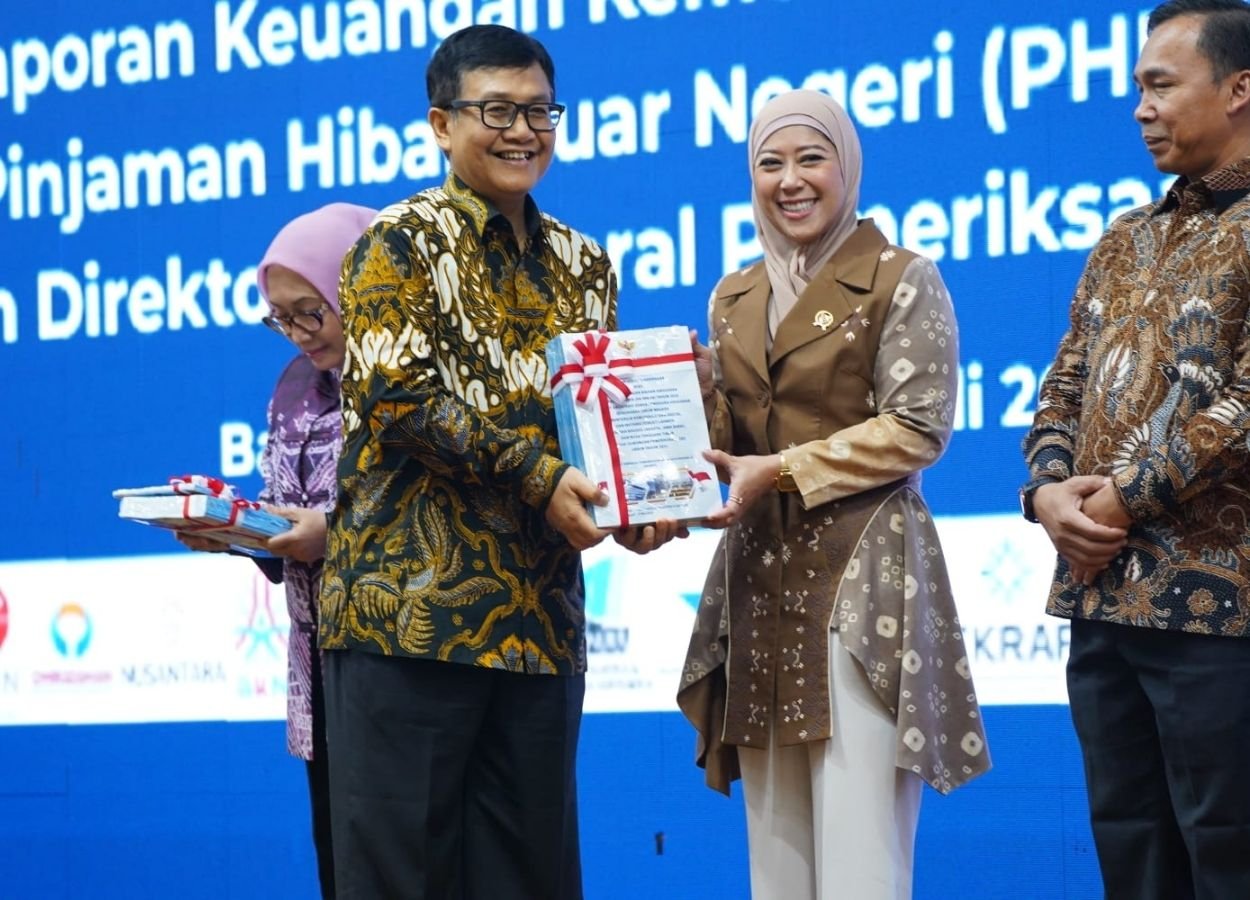 Image Source - infopublik.id - Kemkomdigi Pertahankan WTP Dua Tahun Berturut-Turut di Era Menkomdigi Meutya Hafid - BeritaWire.com