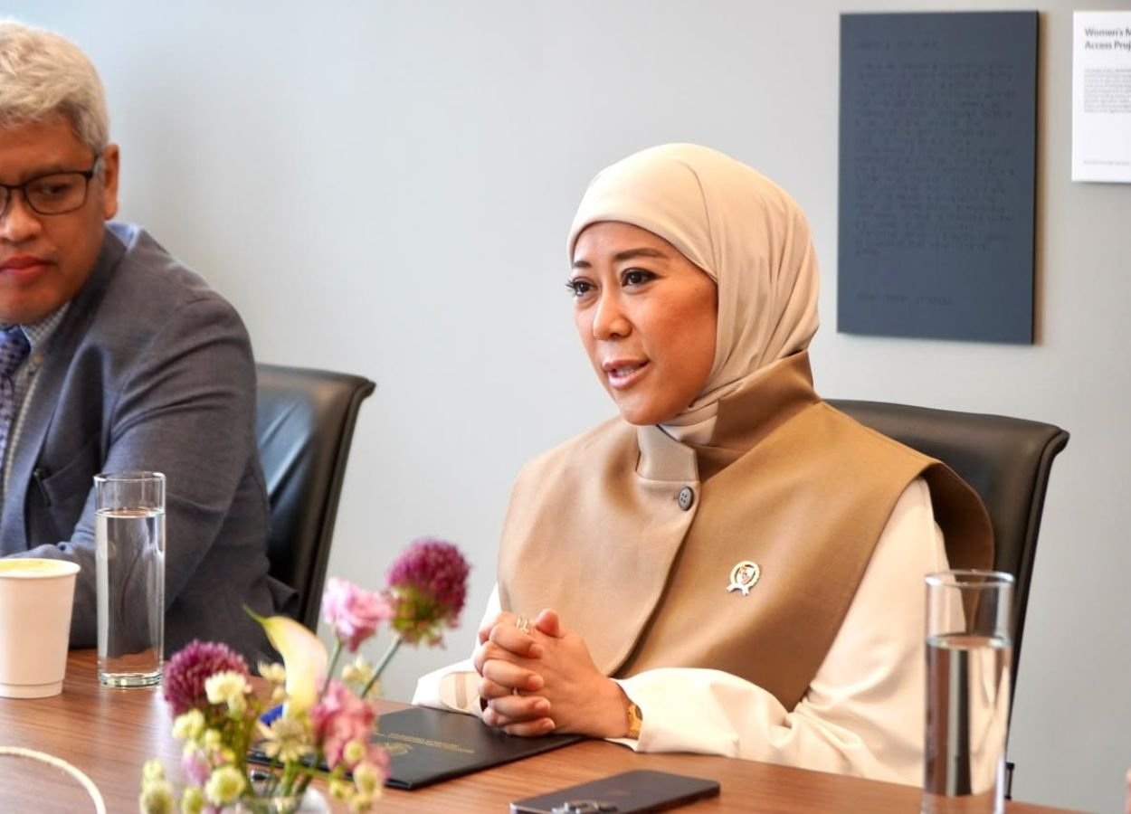 Image Source - infopublik.id - Microsoft Investasi 1,7 Miliar Dollar AS di Indonesia, Meutya Tegaskan Investasi Harus Perkuat Kapasitas Nasional - BeritaWire.com