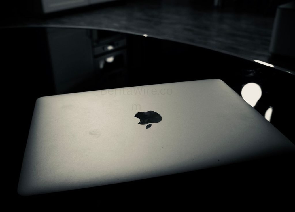 Apple Akhirnya Hadirkan MacBook dengan Layar Sentuh - BeritaWire.com